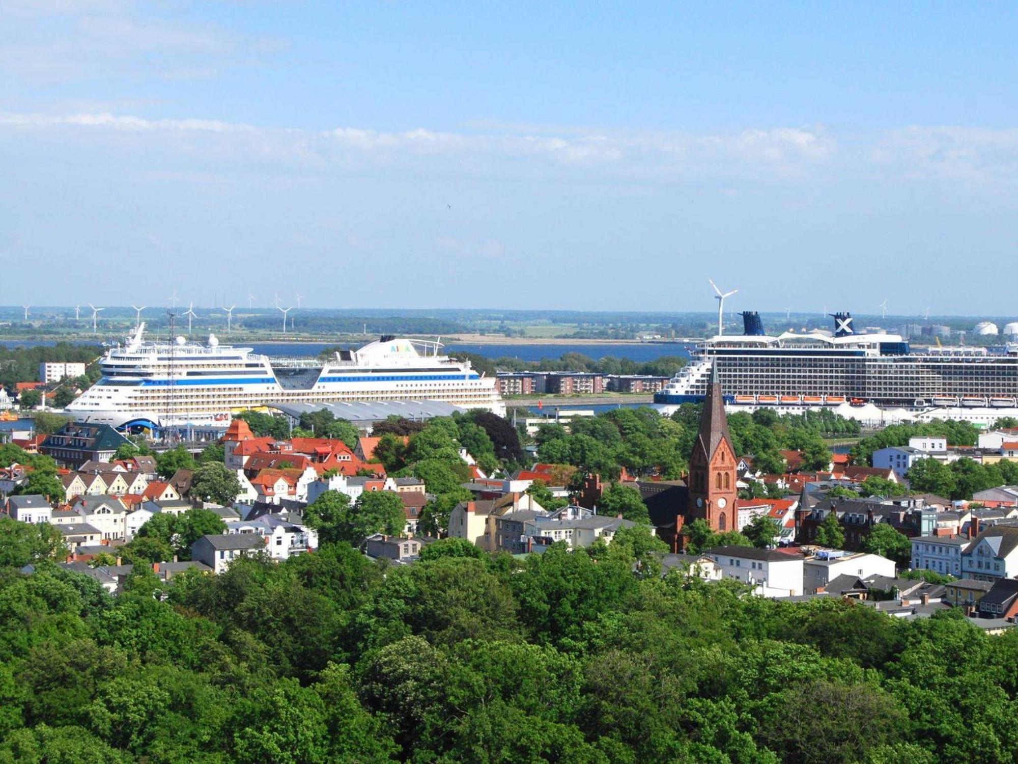 Warnemuende Am Kurpark *